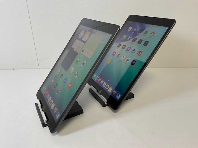 Apple ipad 8th gen - wifi + cellular - 32 gb - space gray (2x) - afbeelding 4 van  7