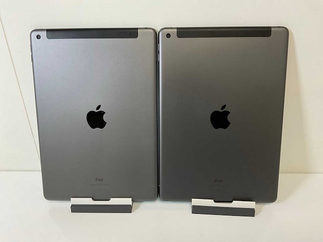 Apple ipad 8th gen - wifi + cellular - 32 gb - space gray (2x) - afbeelding 5 van  7