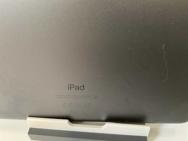 Apple ipad 8th gen - wifi + cellular - 32 gb - space gray (2x) - afbeelding 6 van  7