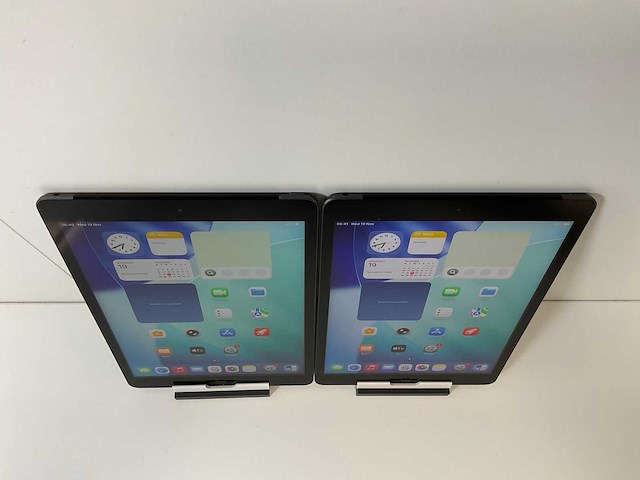 Apple ipad 8th gen - wifi + cellular - 32 gb - space gray (2x) - afbeelding 2 van  7