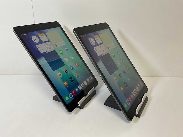 Apple ipad 8th gen - wifi + cellular - 32 gb - space gray (2x) - afbeelding 3 van  7