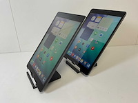 Apple ipad 8th gen - wifi + cellular - 32 gb - space gray (2x) - afbeelding 4 van  7