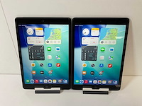 Apple ipad 8th gen - wifi + cellular - 32 gb - space gray (2x) - afbeelding 1 van  7