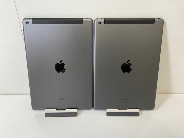 Apple ipad 8th gen - wifi + cellular - 32 gb - space gray (2x) - afbeelding 5 van  7
