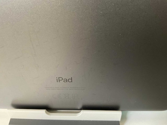 Apple ipad 8th gen - wifi + cellular - 32 gb - space gray (2x) - afbeelding 7 van  7