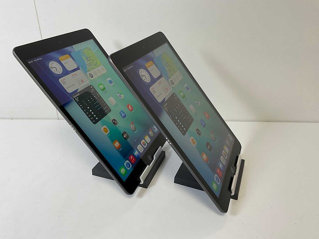 Apple ipad 8th gen - wifi + cellular - 32 gb - space gray (2x) - afbeelding 3 van  7