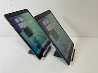 Apple ipad 8th gen - wifi + cellular - 32 gb - space gray (2x) - afbeelding 3 van  7
