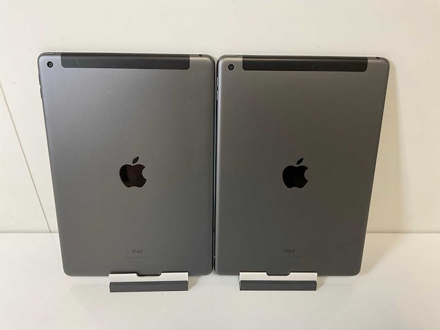 Apple ipad 8th gen - wifi + cellular - 32 gb - space gray (2x) - afbeelding 5 van  7