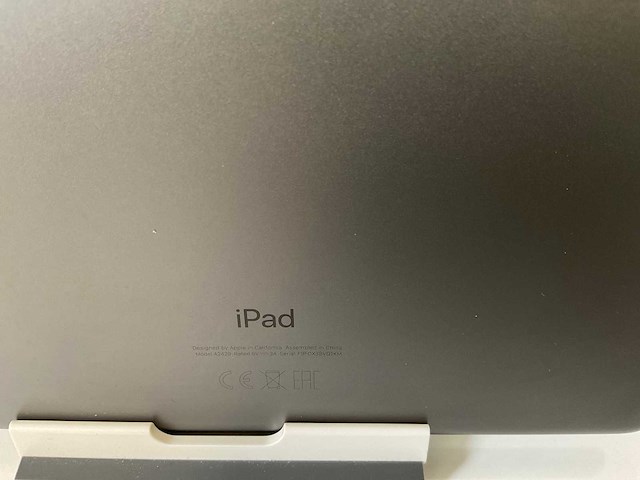 Apple ipad 8th gen - wifi + cellular - 32 gb - space gray (2x) - afbeelding 6 van  7
