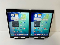 Apple ipad 8th gen - wifi + cellular - 32 gb - space gray (2x) - afbeelding 1 van  7