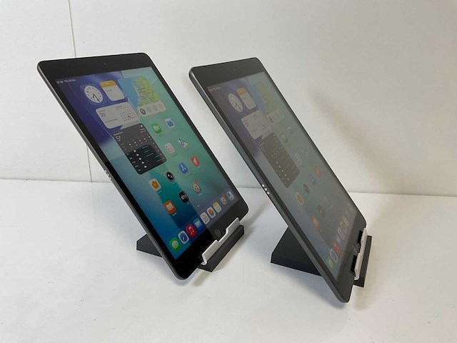 Apple ipad 8th gen - wifi + cellular - 32 gb - space gray (2x) - afbeelding 3 van  7