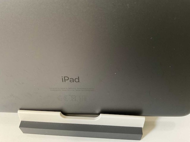 Apple ipad 8th gen - wifi + cellular - 32 gb - space gray (2x) - afbeelding 6 van  7