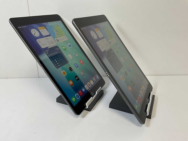 Apple ipad 8th gen - wifi + cellular - 32 gb - space gray (2x) - afbeelding 3 van  7