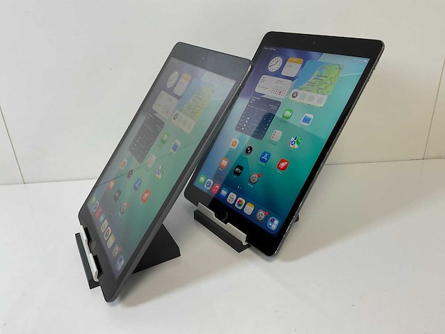 Apple ipad 8th gen - wifi + cellular - 32 gb - space gray (2x) - afbeelding 4 van  7