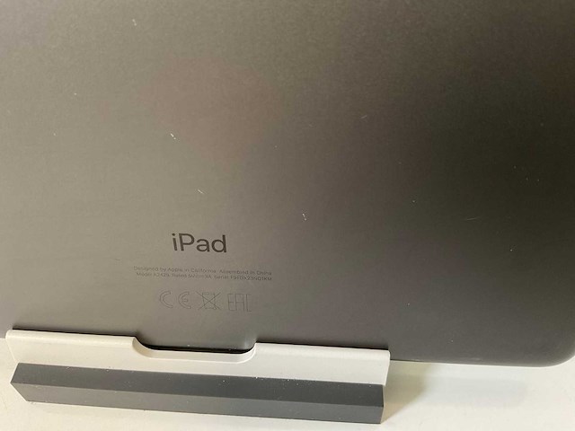 Apple ipad 8th gen - wifi + cellular - 32 gb - space gray (2x) - afbeelding 6 van  7