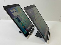 Apple ipad 8th gen - wifi + cellular - 32 gb - space gray (2x) - afbeelding 3 van  7