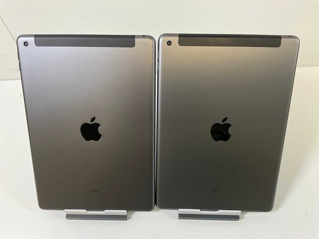 Apple ipad 8th gen - wifi + cellular - 32 gb - space gray (2x) - afbeelding 5 van  7