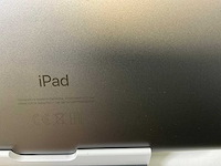 Apple ipad 8th gen - wifi + cellular - 32 gb - space gray (2x) - afbeelding 6 van  7