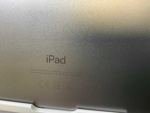 Apple ipad 8th gen - wifi + cellular - 32 gb - space gray (2x) - afbeelding 7 van  7