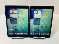 Apple ipad 8th gen - wifi + cellular - 32 gb - space gray (2x) - afbeelding 1 van  7
