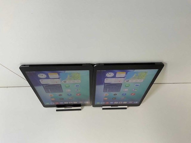 Apple ipad 8th gen - wifi + cellular - 32 gb / 128 gb - space gray (2x) - afbeelding 2 van  7