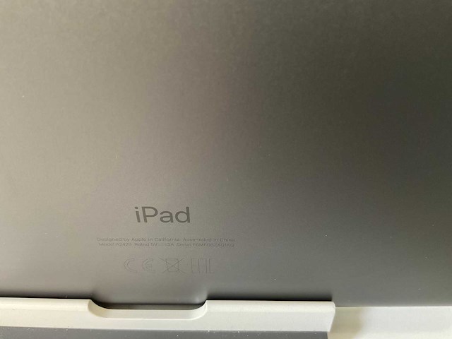 Apple ipad 8th gen - wifi + cellular - 32 gb / 128 gb - space gray (2x) - afbeelding 6 van  7