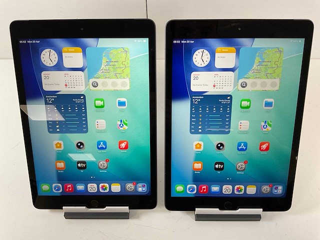 Apple ipad 8th gen 10.2” - wifi + cellular - 32 gb - space gray (2x) - afbeelding 1 van  5