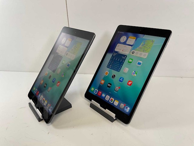 Apple ipad 8th gen 10.2” - wifi + cellular - 32 gb - space gray (2x) - afbeelding 4 van  5