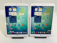 Apple ipad 8th gen 10.2” - wifi only - 128 gb - silver (2x) - afbeelding 1 van  4