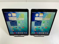Apple ipad 8th gen 10.2” - wifi only - 32 gb - space gray (2x) - afbeelding 2 van  8