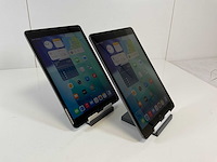 Apple ipad 8th gen 10.2-inch - wifi + cellular - 128 gb - space gray (2x) - afbeelding 3 van  7