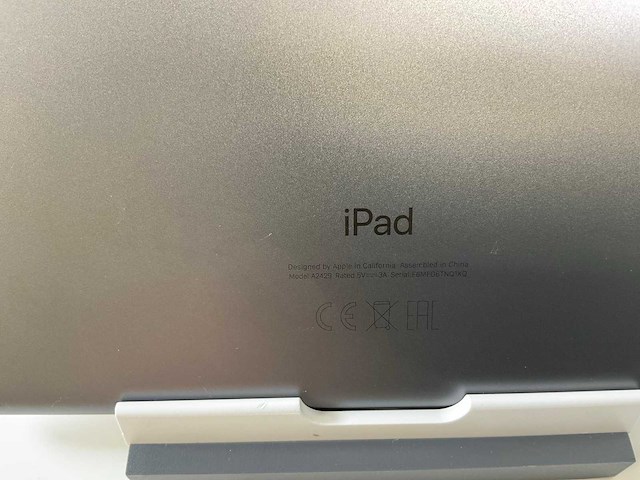 Apple ipad 8th gen 10.2-inch - wifi + cellular - 128 gb - space gray (2x) - afbeelding 6 van  7