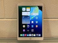 Apple ipad 8th gen 32 gb wi-fi + cellular silver - afbeelding 1 van  2