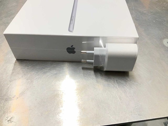 Apple ipad 9e generatie tablet - afbeelding 3 van  4