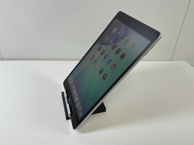 Apple ipad 9th gen - wi-fi - 64 gb - silver - afbeelding 4 van  6