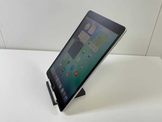Apple ipad 9th gen - wi-fi - 64 gb - silver - afbeelding 4 van  6