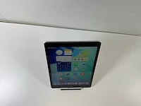 Apple ipad 9th gen - wi-fi - 64 gb - silver - afbeelding 2 van  6