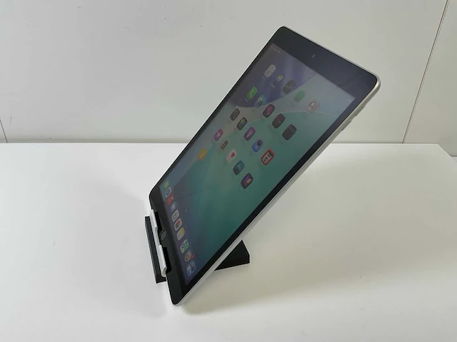 Apple ipad 9th gen - wi-fi - 64 gb - silver - afbeelding 4 van  6
