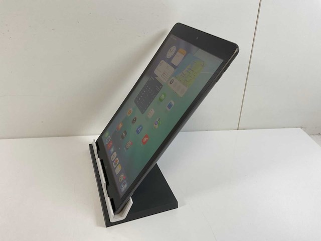 Apple ipad 9th gen - wi-fi + cellular - 256 gb - space gray - afbeelding 4 van  7