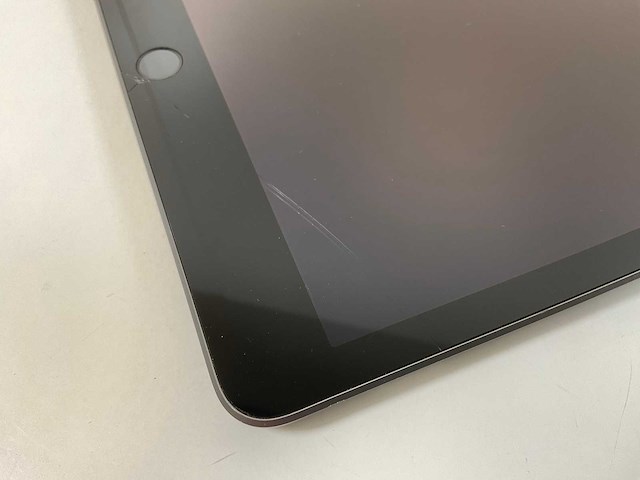 Apple ipad 9th gen - wi-fi + cellular - 256 gb - space gray - afbeelding 7 van  7