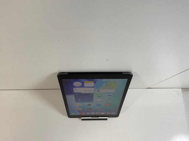 Apple ipad 9th gen - wi-fi + cellular - 64 gb - space gray - afbeelding 1 van  2