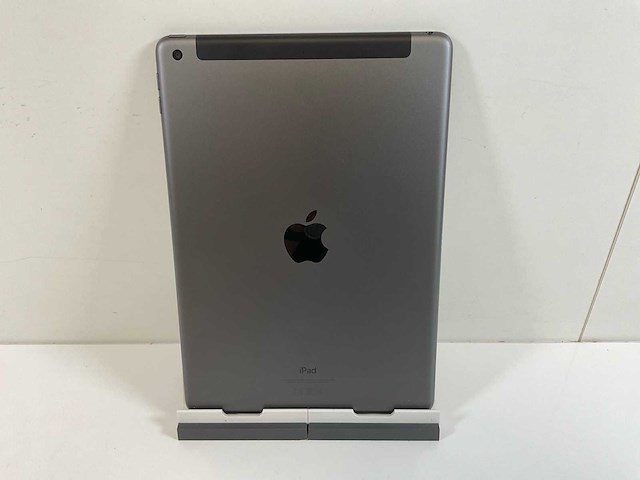 Apple ipad 9th gen - wi-fi + cellular - 64 gb - space gray - afbeelding 5 van  6