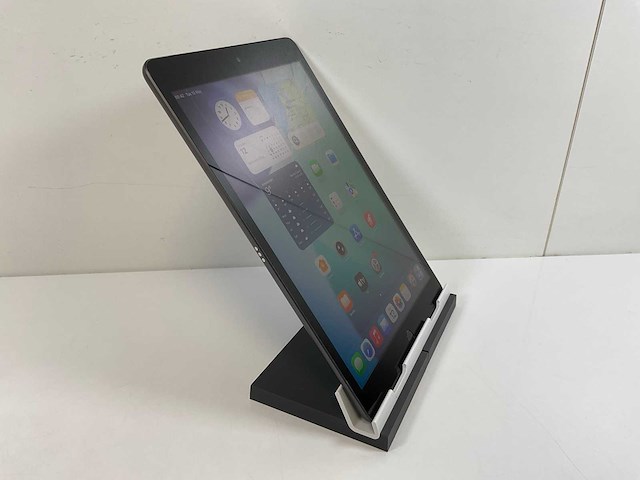 Apple ipad 9th gen - wi-fi + cellular - 64 gb - space gray - afbeelding 3 van  6