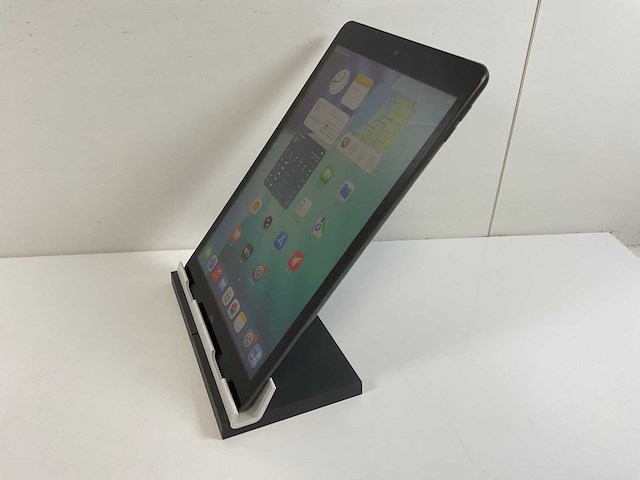 Apple ipad 9th gen - wi-fi + cellular - 64 gb - space gray - afbeelding 4 van  6