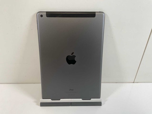 Apple ipad 9th gen - wi-fi + cellular - 64 gb - space gray - afbeelding 5 van  6