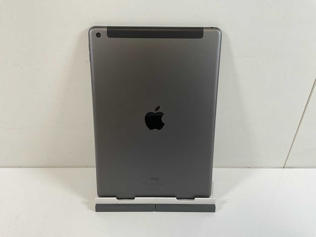 Apple ipad 9th gen - wi-fi + cellular - 64 gb - space gray - afbeelding 3 van  4