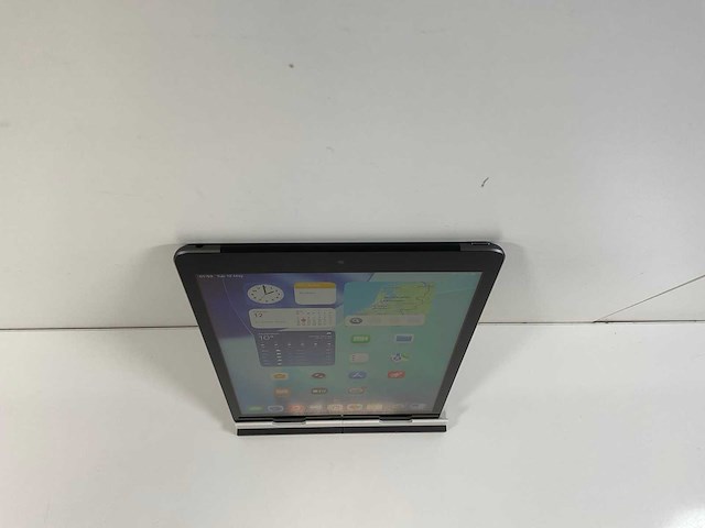 Apple ipad 9th gen - wi-fi + cellular - 64 gb - space gray - afbeelding 1 van  1