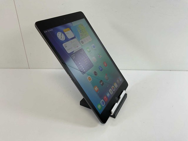 Apple ipad 9th gen - wi-fi + cellular - 64 gb - space gray - afbeelding 3 van  6