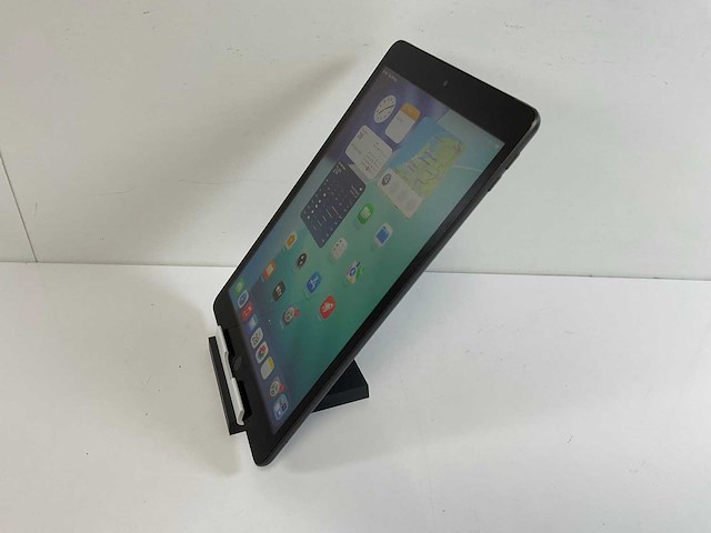 Apple ipad 9th gen - wi-fi + cellular - 64 gb - space gray - afbeelding 4 van  6