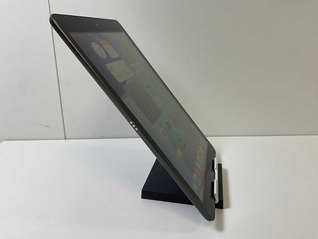 Apple ipad 9th gen - wifi - 64 gb - space gray - afbeelding 2 van  4